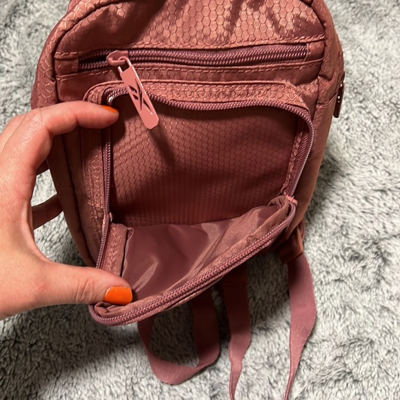 Mini back pack - Picture 4 of 7